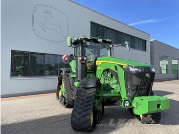 Трактор JOHN DEERE