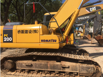 Гусеничный экскаватор KOMATSU PC200-7