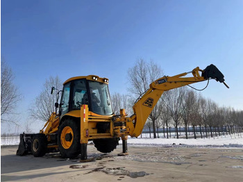 Экскаватор-погрузчик JCB 3CX