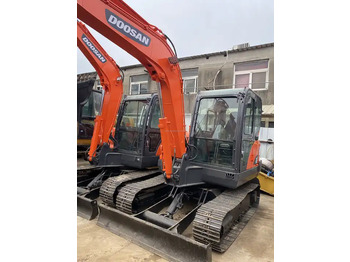 Гусеничный экскаватор High Quality and Low price Used Doosan Dx60 Wheeled Excavator In Good Condition 6-ton Mini 6t Excavator for sale: фото 5