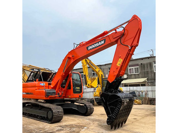 Гусеничный экскаватор DOOSAN DX225