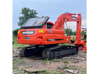 Гусеничный экскаватор DOOSAN DX225