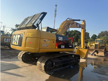 Гусеничный экскаватор CATERPILLAR 325D