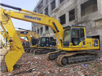 Гусеничный экскаватор KOMATSU PC200-8