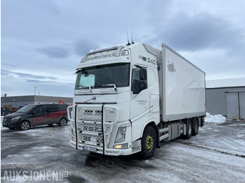 Грузовик с закрытым кузовом VOLVO FH 540