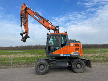 Колёсный экскаватор DOOSAN DX165W