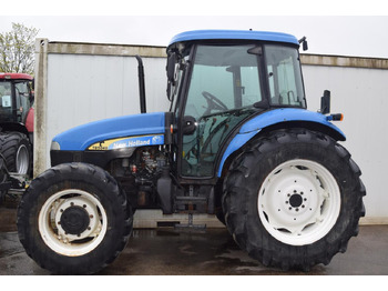 Трактор NEW HOLLAND TD5