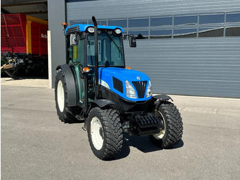 Трактор NEW HOLLAND T4000