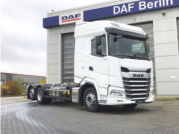 Грузовик-контейнеровоз/ Сменный кузов DAF XG 480