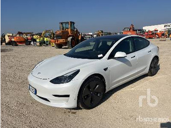 Легковой автомобиль TESLA