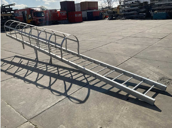 Строительное оборудование Aluminum cage ladder (5.22x0.68 mtr): фото 3