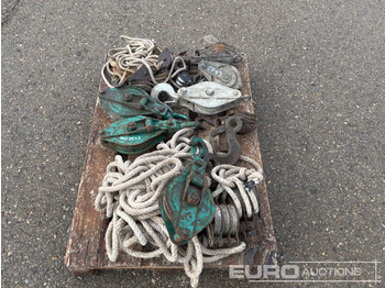 Строительное оборудование Pallet of Various Pulleys and Ropes: фото 2