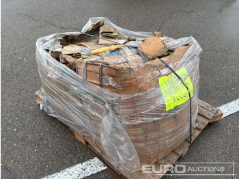 Строительное оборудование Pallet of Various Wooden Pot Stands: фото 4