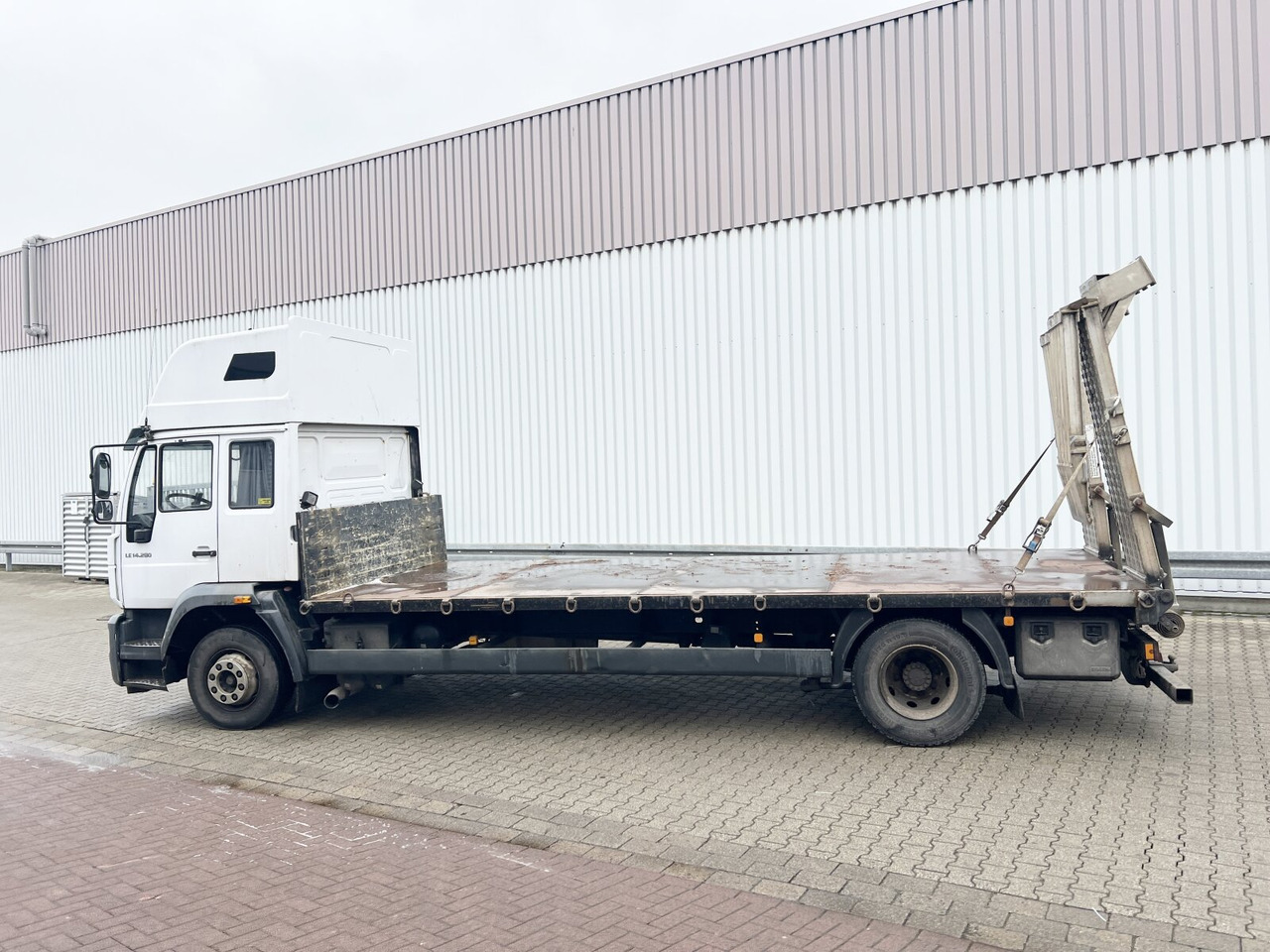 Грузовик бортовой/ Платформа MAN LE 14.280 4x2 L LE 14.280 4x2 L, Maschinentransporter, 2x AHK: фото 12