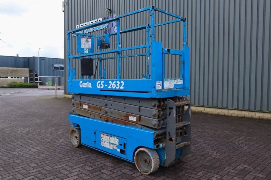 Ножничный подъемник Genie GS2632 Electric, Working Height 10m, 227kg Capacit: фото 8