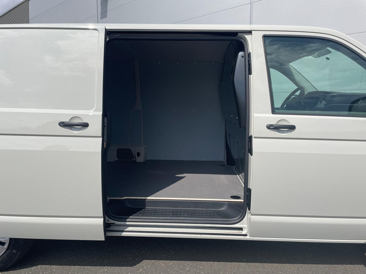 Новый Пассажирский фургон Volkswagen T6.1 Transporter Kasten LR TEMPOMAT KAMERA KLIMA: фото 10