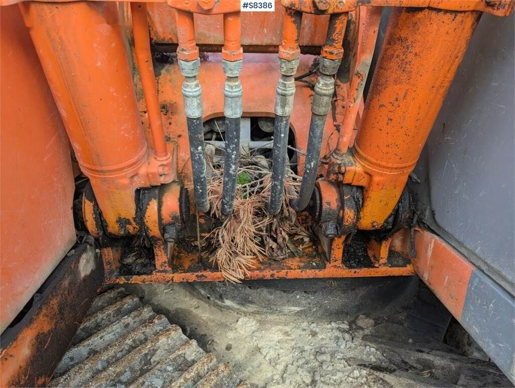 Гусеничный экскаватор Hitachi Zaxis 135LC: фото 25