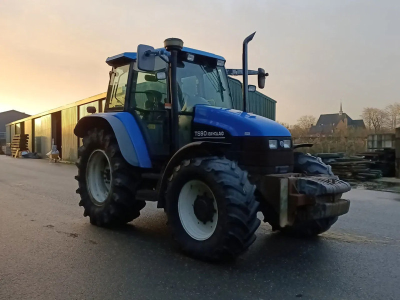 Трактор New Holland TS90: фото 13