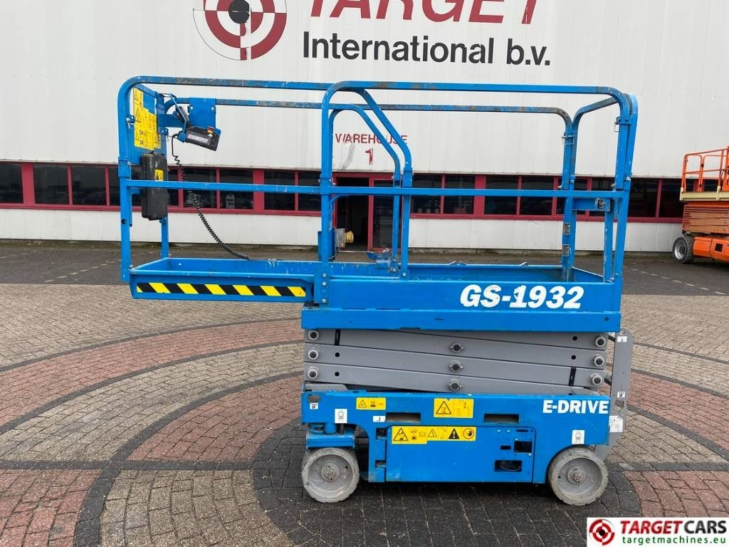 Ножничный подъемник Genie GS-1932 E-Drive Electric Scissor Work Lift 779cm: фото 6