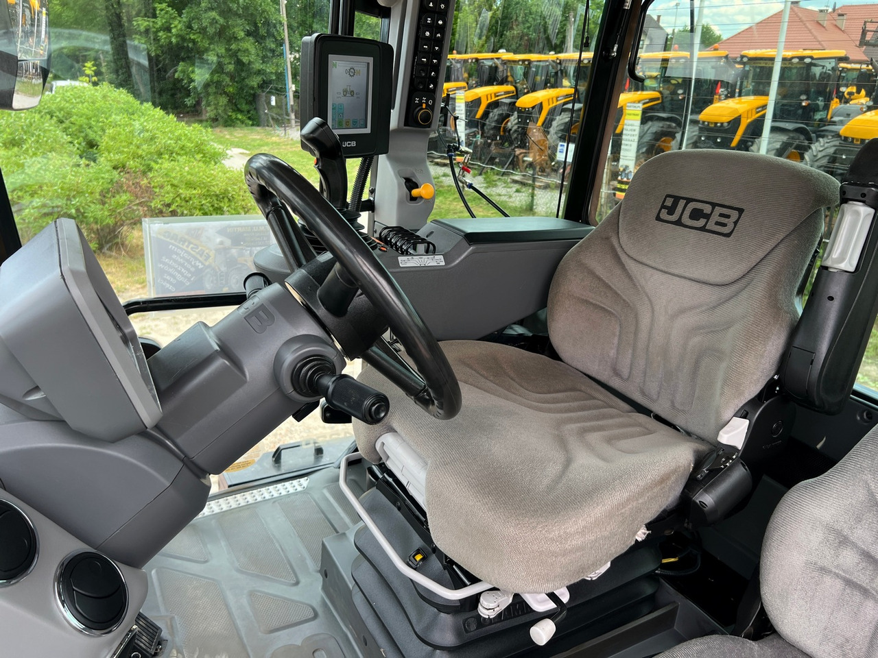 Трактор JCB Fastrac 4220: фото 13