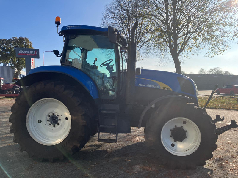 Трактор New Holland T6000 T6030 RC: фото 7