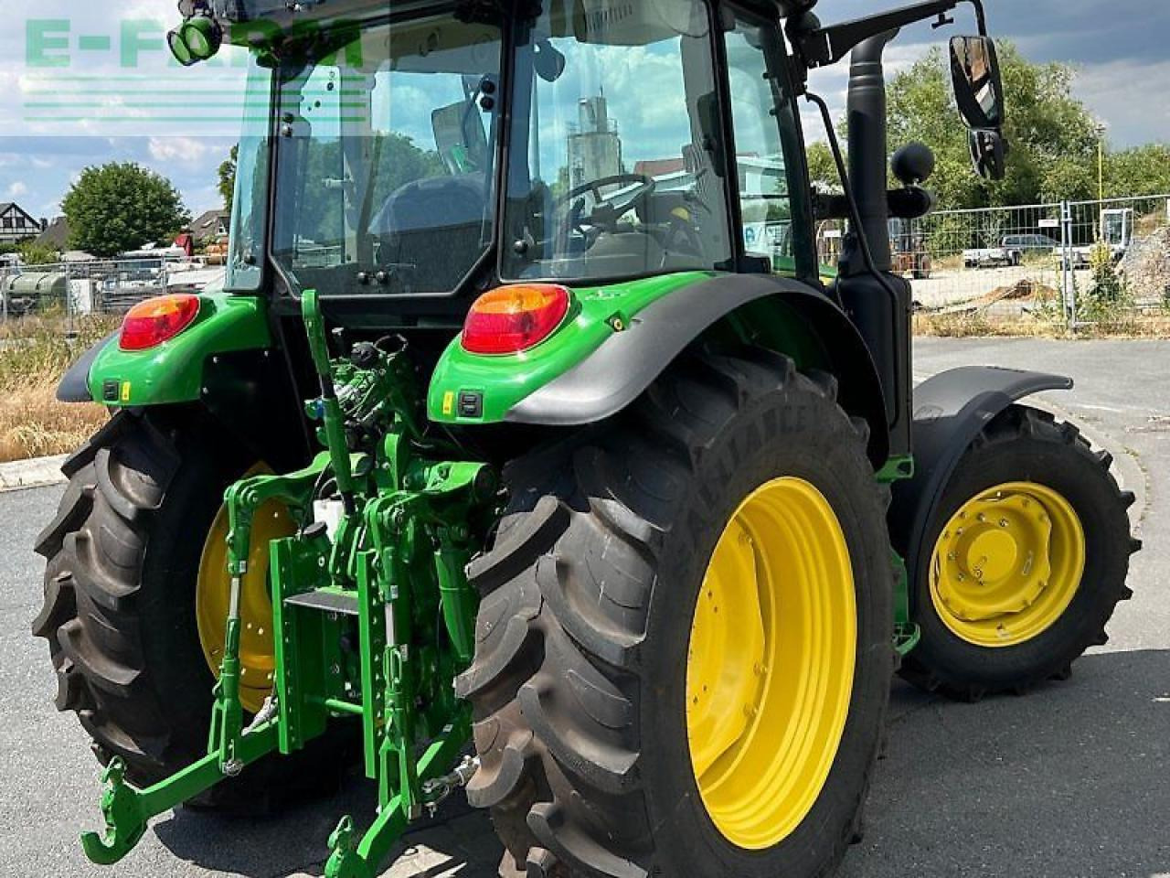 Трактор John Deere 5090 m: фото 6