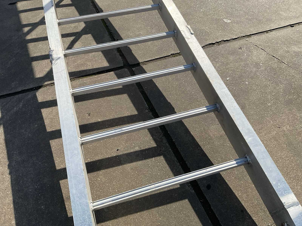 Строительное оборудование Aluminum cage ladder (5.22x0.68 mtr): фото 13