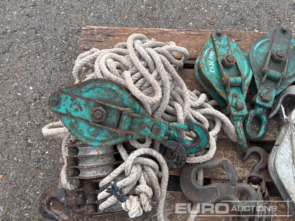 Строительное оборудование Pallet of Various Pulleys and Ropes: фото 7