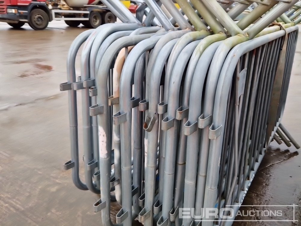 Строительное оборудование Bundle of Metal Pedestrian Safety Barriers (2 of): фото 15