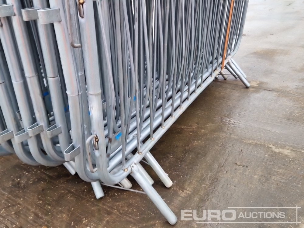 Строительное оборудование Bundle of Metal Pedestrian Safety Barriers (2 of): фото 13